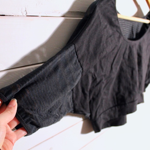 Made in Cali Crop Top Black - Picture 3 of 9